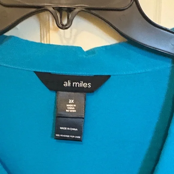 Ali Miles Teal Button-Down Shirt - Picture 2 of 4